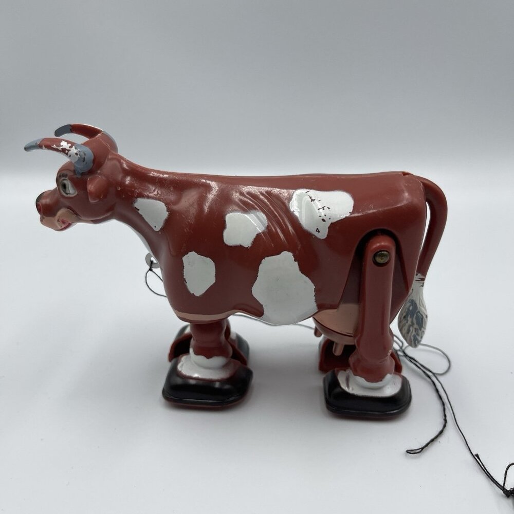 Vintage Marx Milking Cow Walk-A-Way Toy Walking Action Works! - Picture 9 of 16